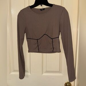 Cropped long sleeve top NEVER USED